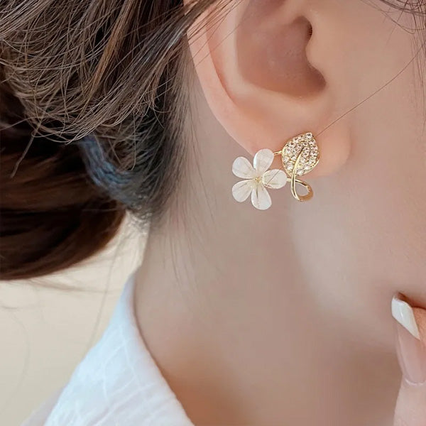 Flower Rhinestones Gold Plated Drop Earrings [JIS2024032714]